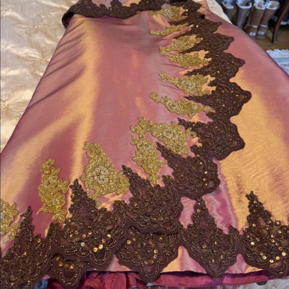 Gorgeous Jovani dress. Excellent condition. Comes with a matching scarf. - Picture 15 of 16